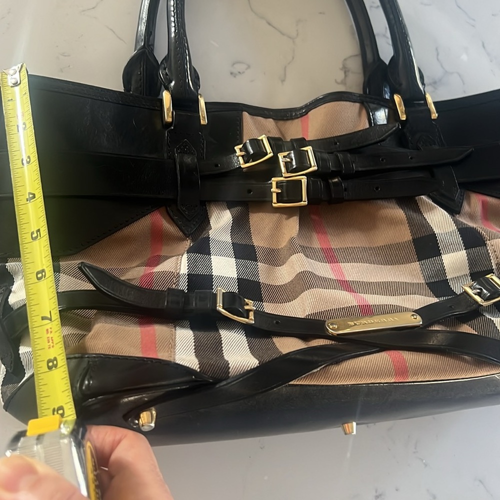 Burberry Shoulder Bag
Worn only couple of times - like Brand New - Picture 14 of 16
